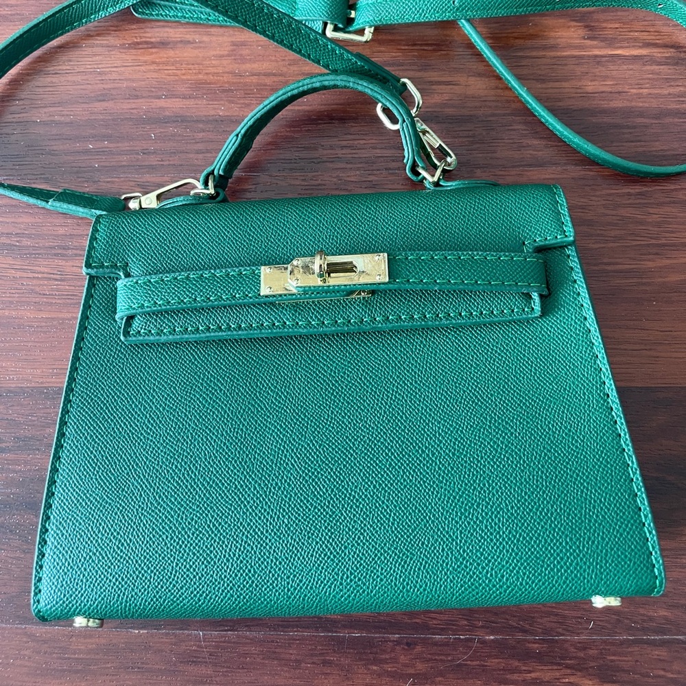 Elegant Green Handbag